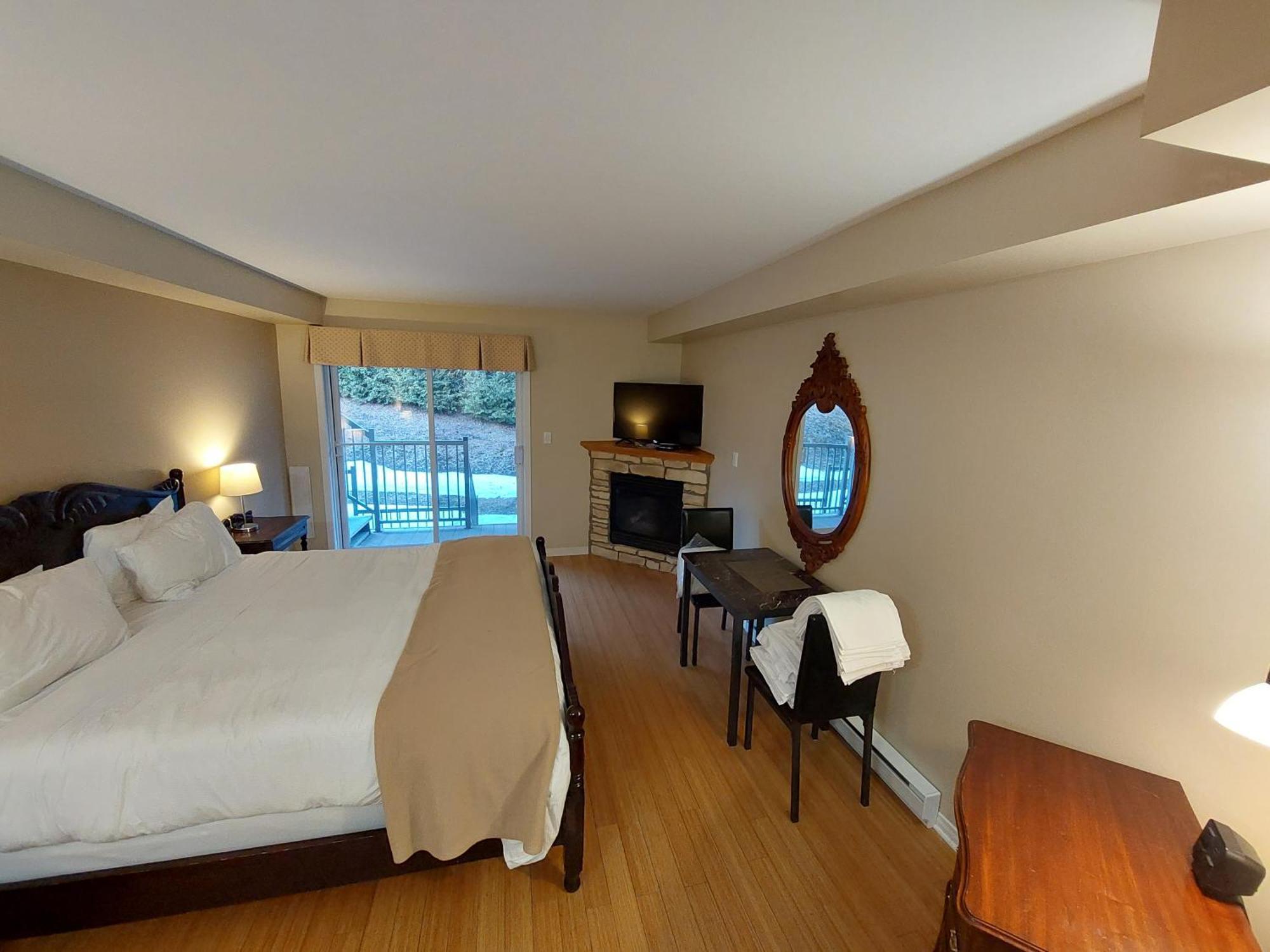 Studio-Hotel Villegiature Saint-Sauveur Piedmont 外观 照片